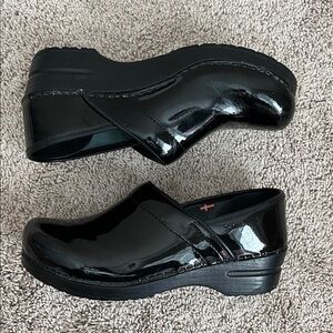 Sanita black clogs, professional danish slip ons, patent shiny size 39 womens